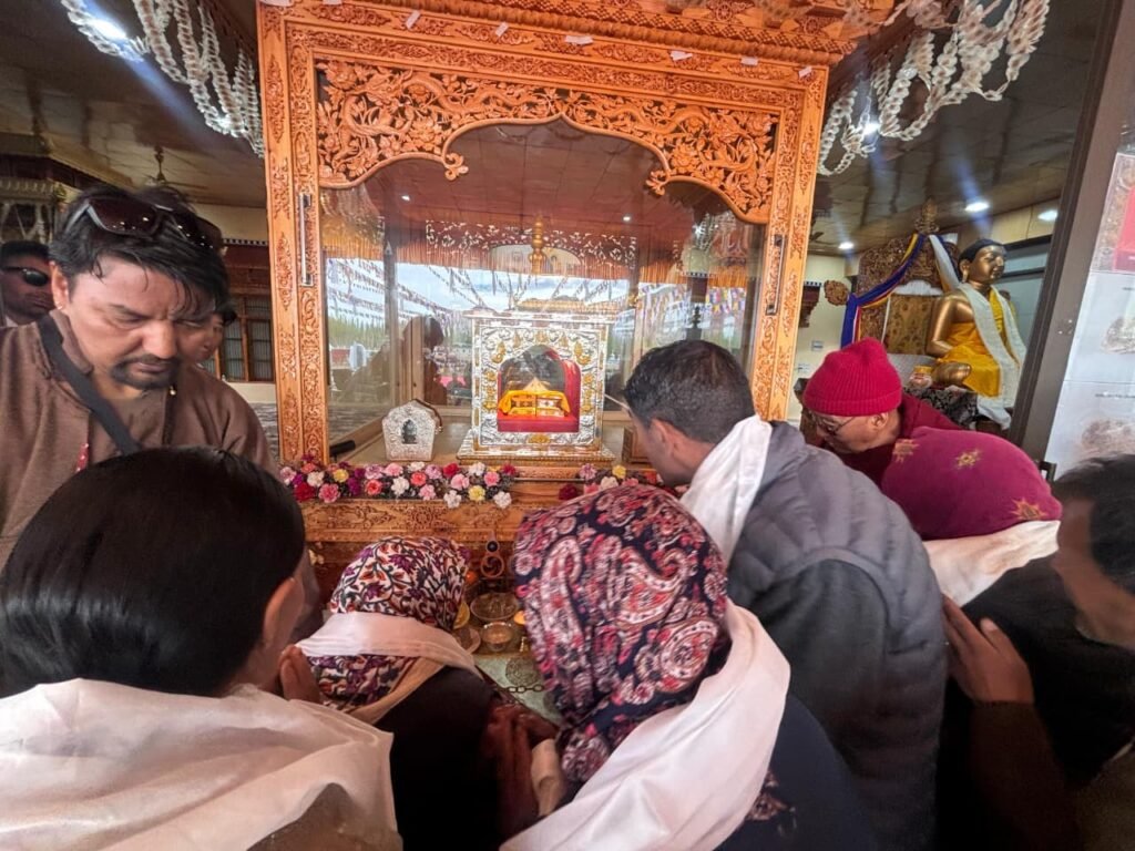 Large Turnout continues as Buddha Relics Veneration Enters Fourth Day