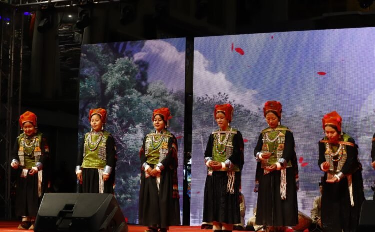  Cultural Evening Marks Third Day of Sacred Exposition